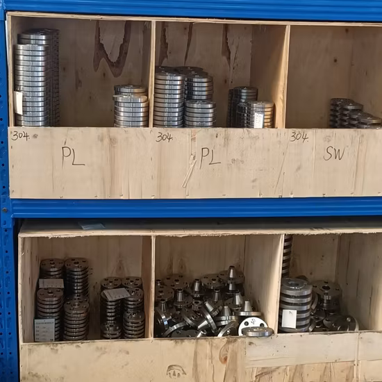 ANSI B16.5/ASTM A105 DIN/ГОСТ/BS Углеродистая сталь/Q235/Нержавеющая сталь FF RF Wn/So/Резьба/Пластина/Раструб Кованый фланец Производство Китай